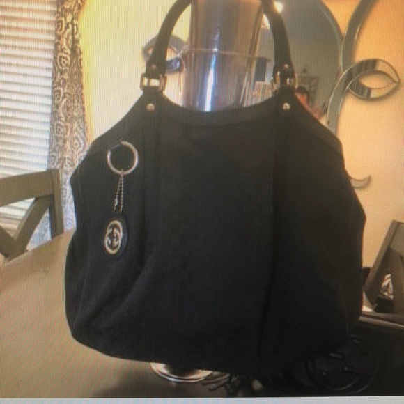 100 % authentic Gucci hobo bag/ no box or bag - Picture 5 of 5